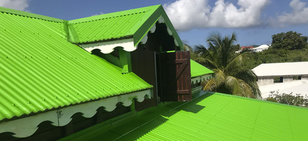 TOITURECO 974 : Travaux de toiture et façade : île de la réunion : nettoyage, étanchéité et peinture hydrofuge toiture tôle et bac acier. Ravalement peinture façade. Nettoyage extérieurs 974  TOITURECO974 